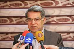 خودروسازي بايد از دست دولت رها شود