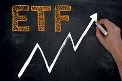 فراهم شدن امكان معامله واحدهای صندوق واسطه گری مالی یكم (etf) در بازار بورس از ابتدای تیر ماه